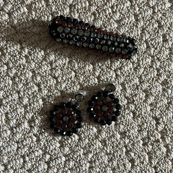 Costume Jewelry Earrings and Bracelet Set - Picture 6 of 6